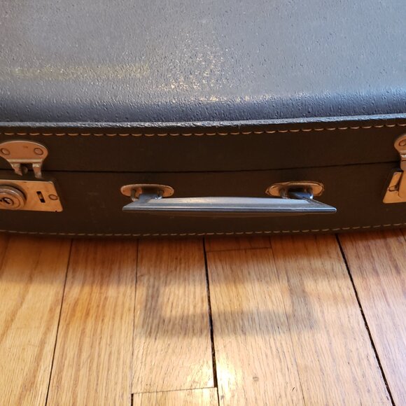 Vintage 60's Hard Shell Medium Train Case Suitcase "Weekender" - Picture 5 of 8